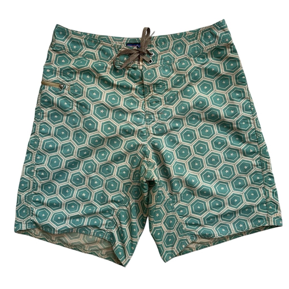 Patagonia Men's Wavefarer Board Swim Shorts in Checkers: Coriander Size 33